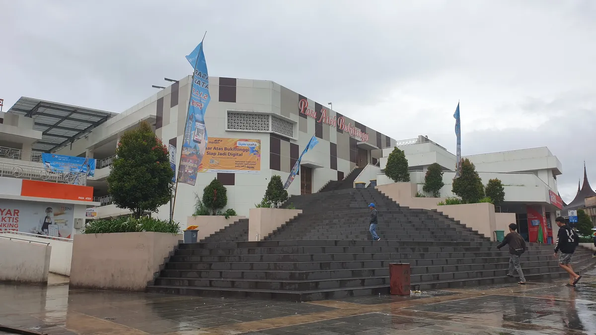 Padang+Bukitinggi-Melawat Jam Gadang &amp; sekitarnya..boleh shooping juga di sini..