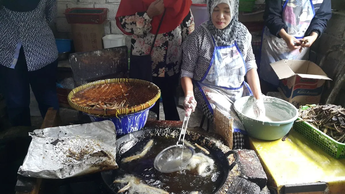 Padang+Bukitinggi-Singgah di Koniko: Perusahan kopi tradisionan &amp; Pisang Salai..
