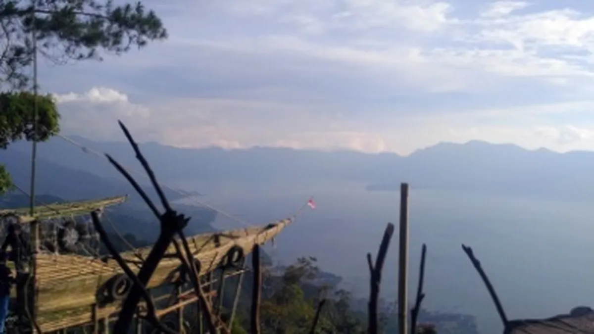 Padang+Bukitinggi-Pemandangan Puncak Lawang