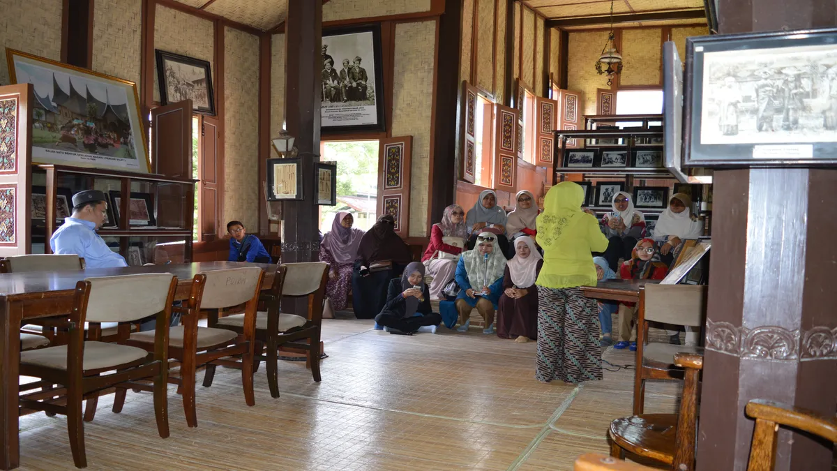Padang+Bukitinggi-Seterusnya kita ke Pusat Dokumentasi Minangkabau