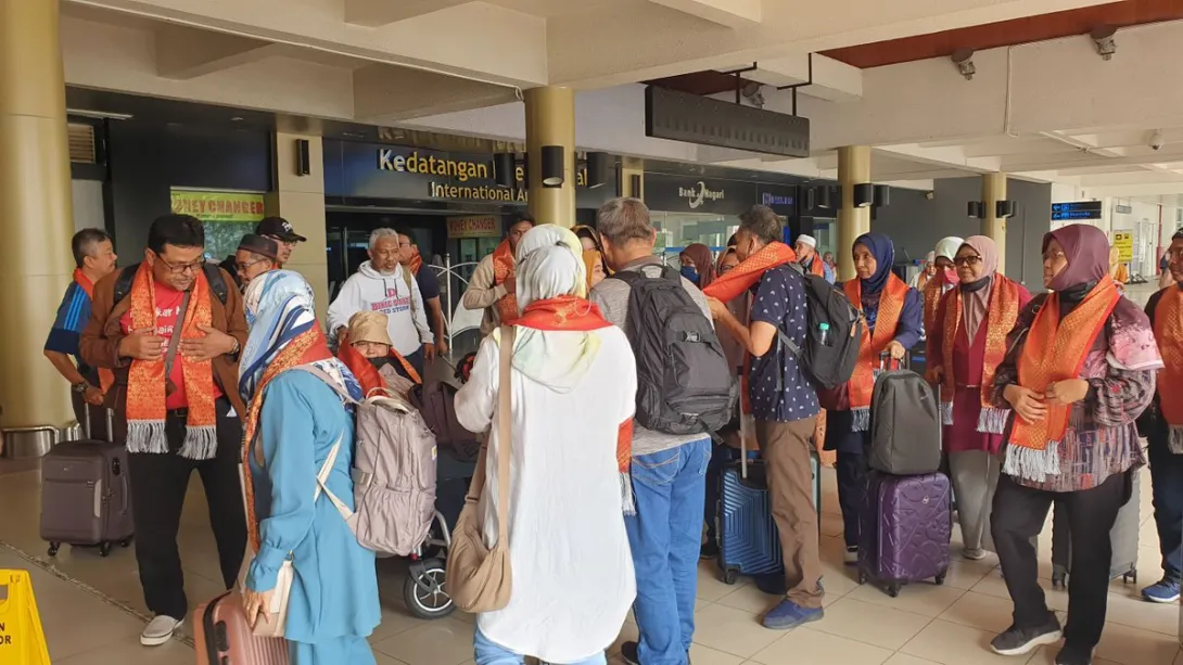 Padang+Bukitinggi-Ketibaan, tetamu disambut oleh staff kami