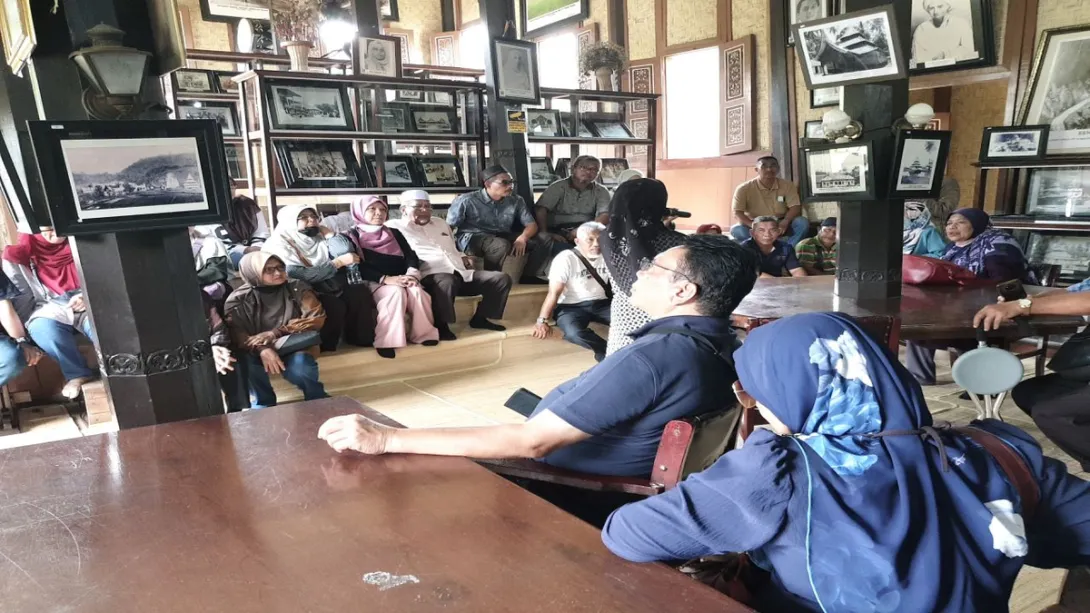 Padang+Bukitinggi-Seterusnya kita ke Pusat Dokumentasi Minangkabau